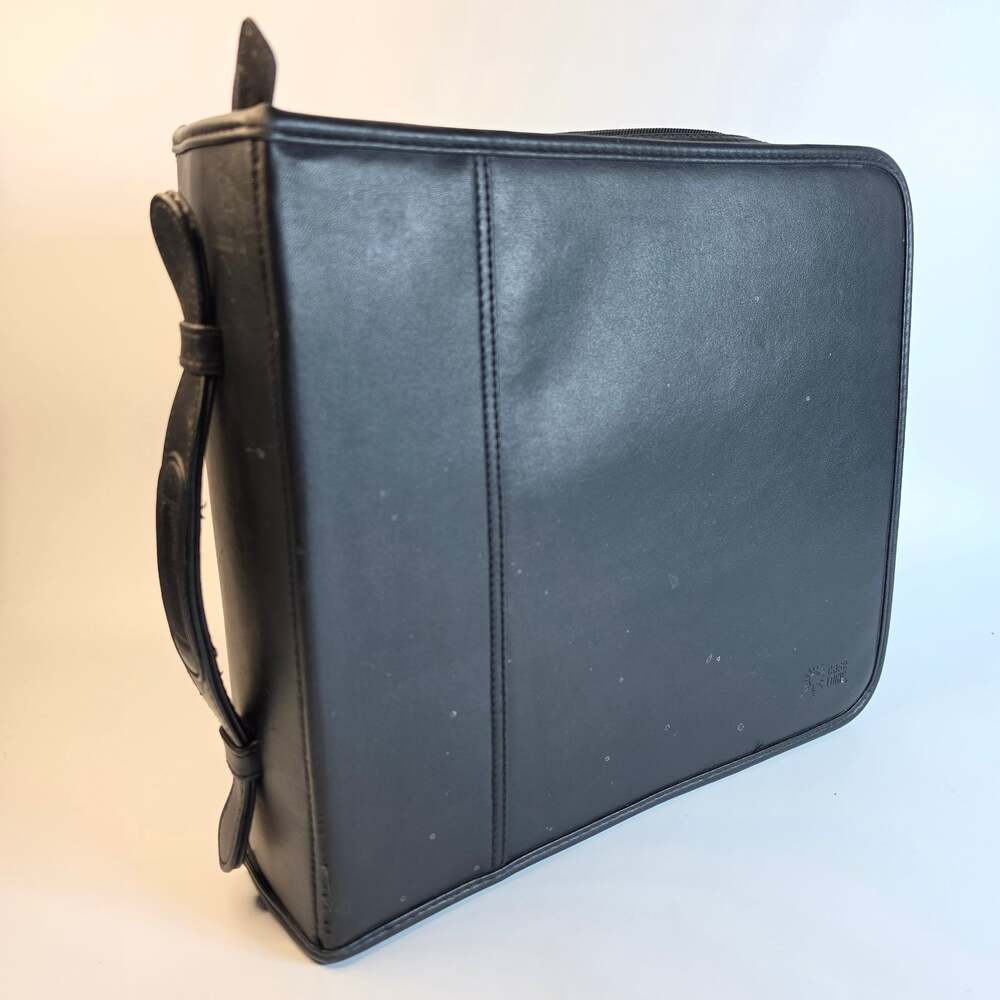 Case Logic CD DVD Holder 16 Pages Holds 224 Zippered Binder Black Large
